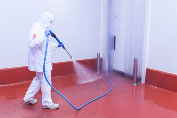 Best Animal Enclosure Cleaning  in Lloyd Harbor, NY